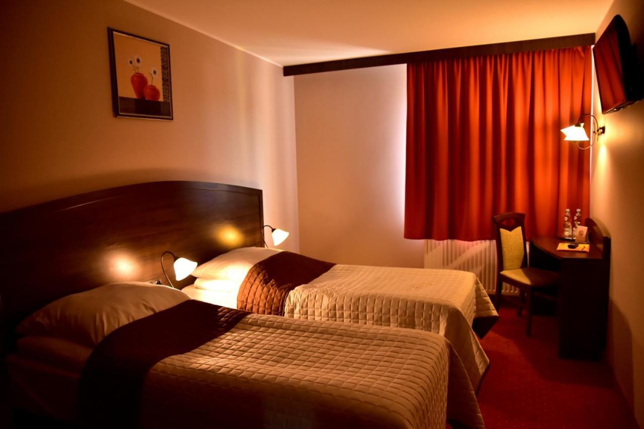 Hotel Некла Экстерьер фото